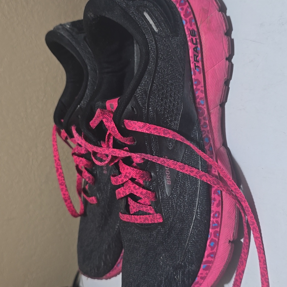 Brooks Women's Black and Pink Running Shoes